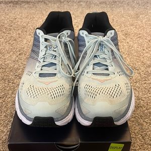 Hoka Clifton 6